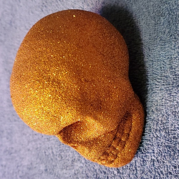 Golden glitter Styrofoam skull - Picture 2 of 6